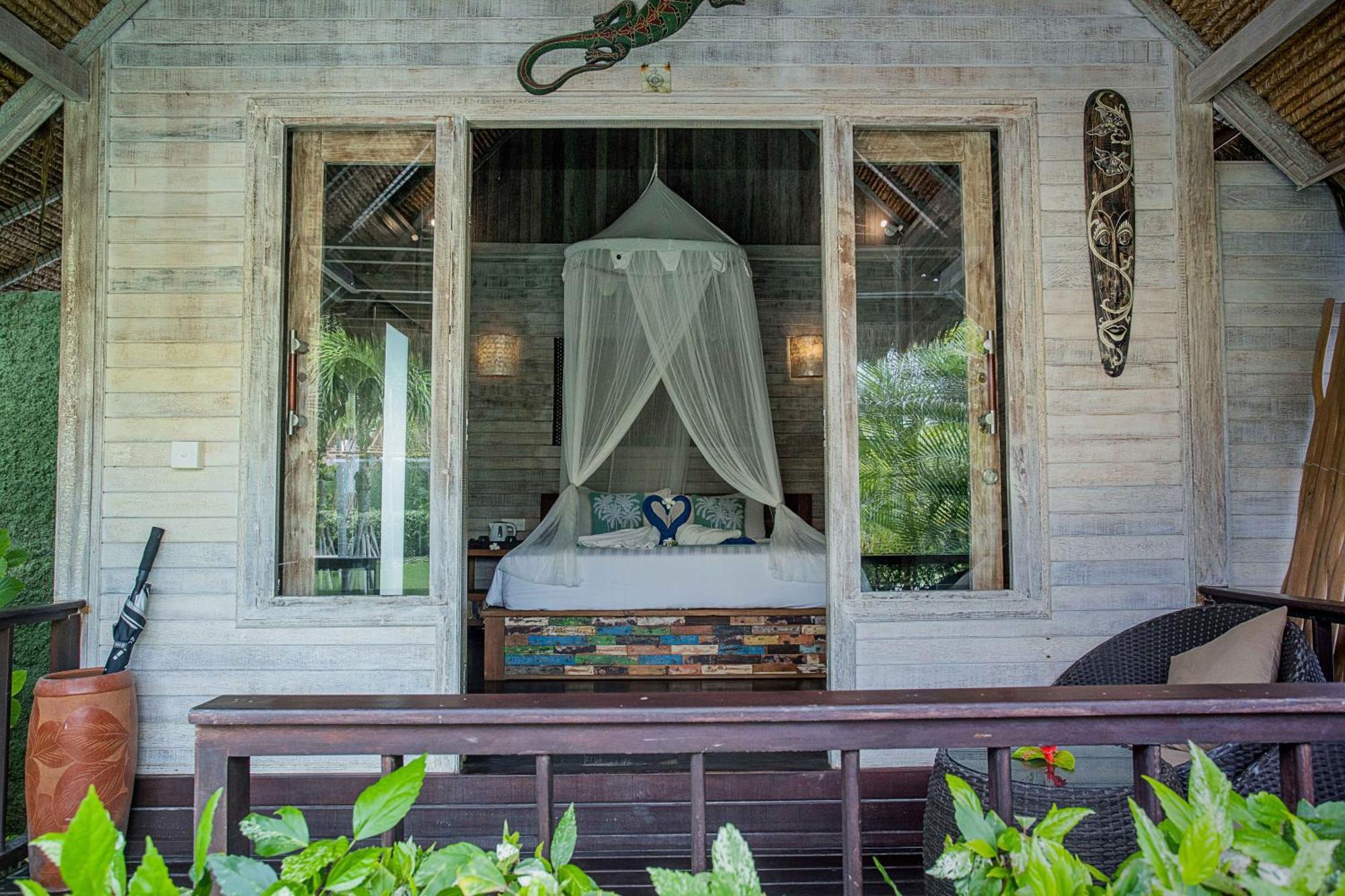 Water Blow Huts Нуса-Лембонган Екстер'єр фото