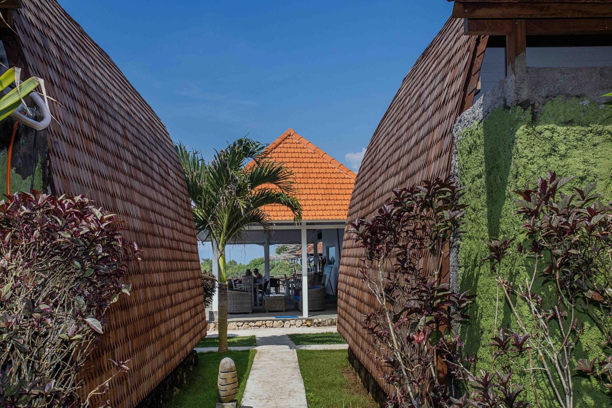 Water Blow Huts Нуса-Лембонган Екстер'єр фото